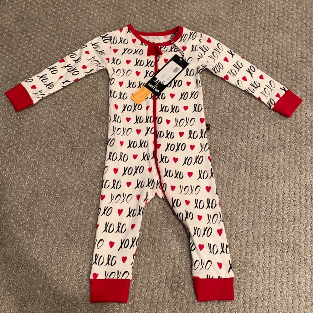 BNWT Lola & Taylor 6-12 month Valentines Day Jammies